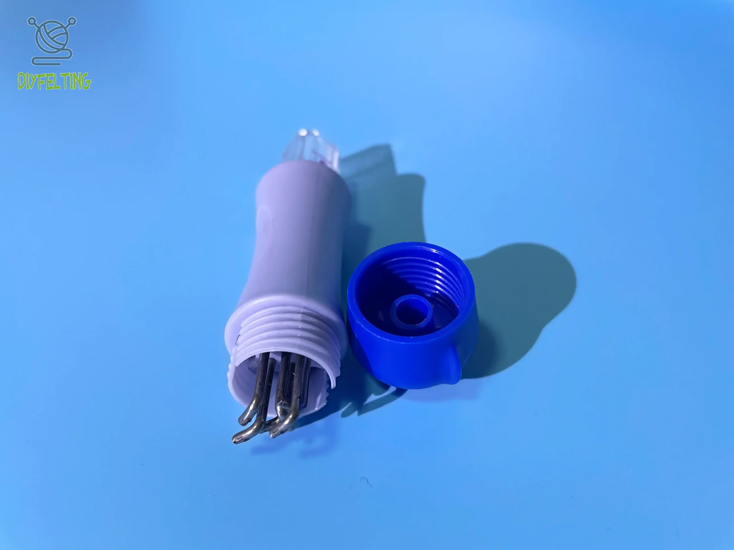 Felting Needle Tool with 7 Needles | Spring-Action Pen with Safety Guard - Image 5