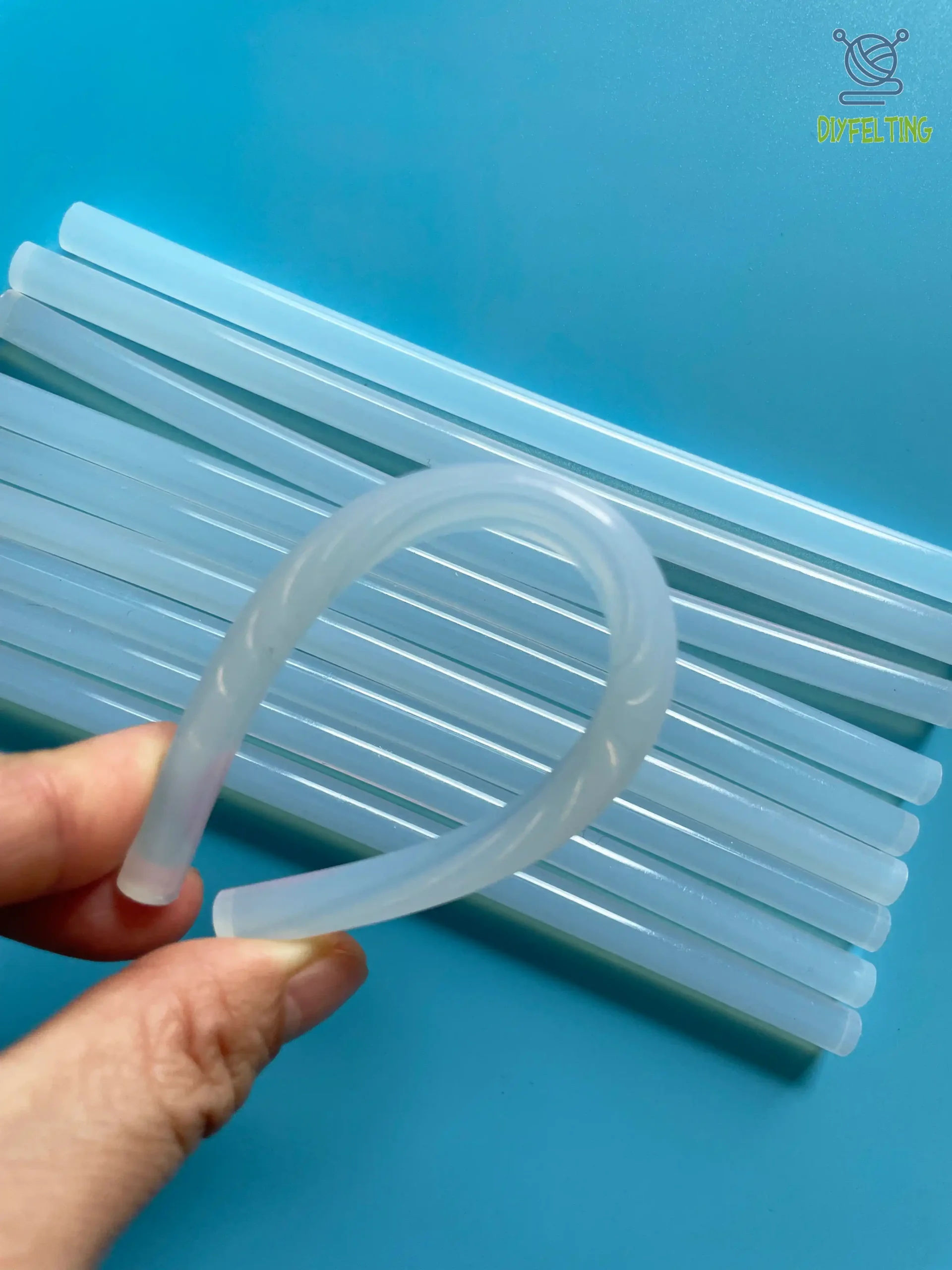 7x150mm Hot Melt Glue Stick - Image 3